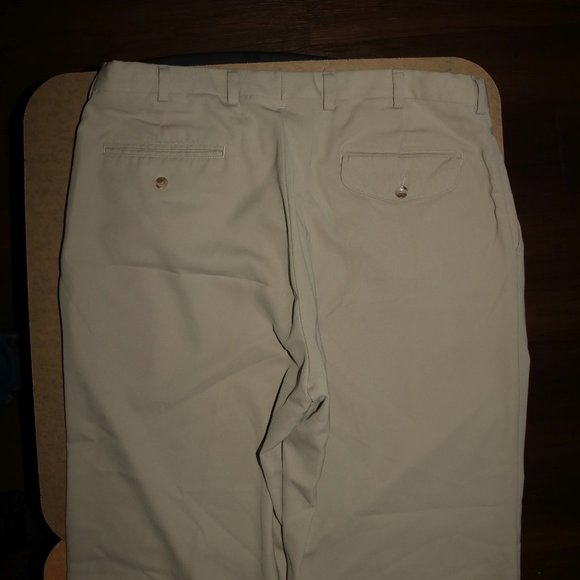 L.L. LL Bean Pleated Beige Pants Waist 38x33 Insm - Picture 6 of 8